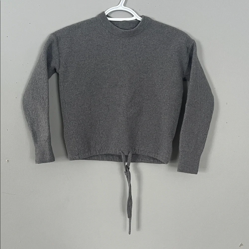Nicole Miller Gray 100% Fine Merino Wool Sweater Medium - Picture 1 of 6